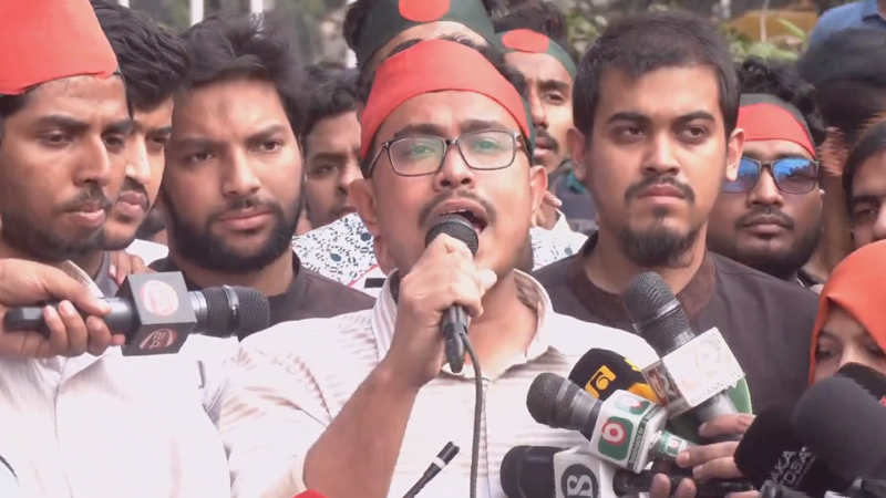 অবিলম্বে দাবি আদায় না হলে ৩ উপদেষ্টাকে পদত্যাগ করতে হবে: সাদিক কায়েম