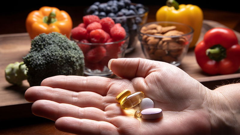 সুস্থ থাকতে নিজের জন্য সাপ্লিমেন্ট নেয়ার কথা ভাবছেন? বিশেষজ্ঞের পরামর্শ