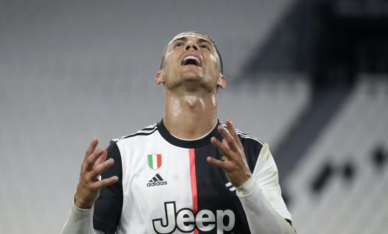 ঘরের মাঠে পেনাল্টি মিস রোনালদোর! (ভিডিও)