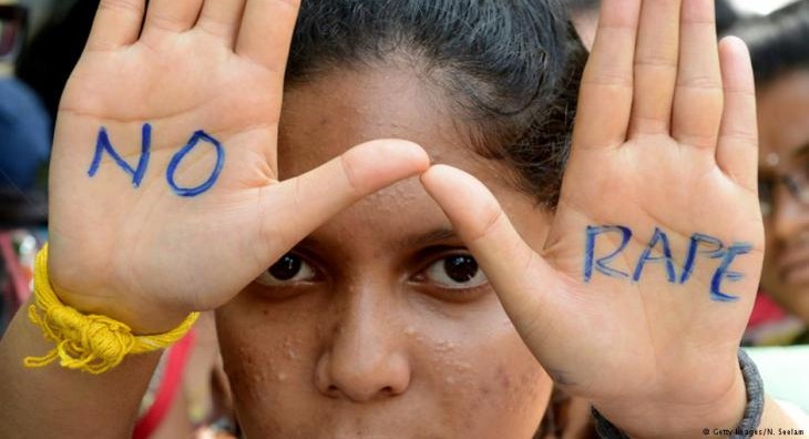 স্কুলে মিলল শিক্ষিকার বিবস্ত্র মরদেহ, সংঘবদ্ধ ধর্ষণ?