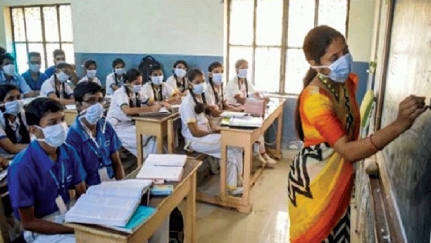 খুশির সঙ্গে উদ্বেগ অভিভাবকদের