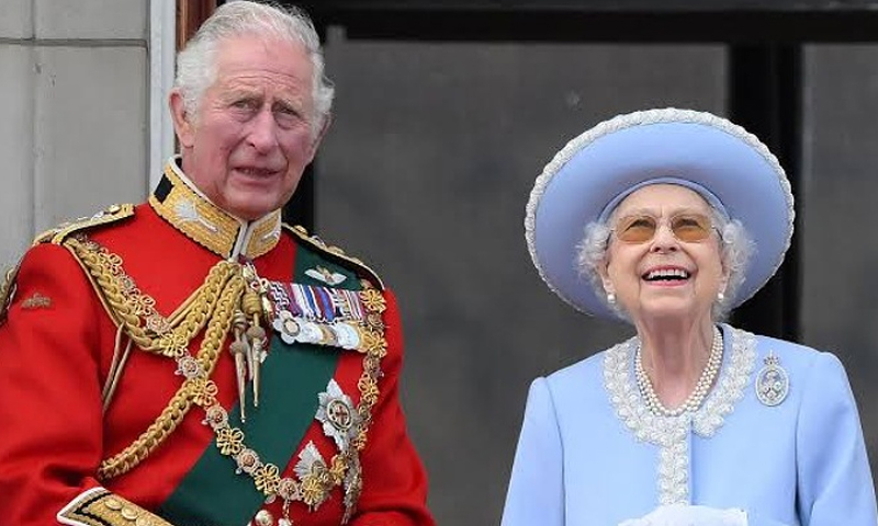 'রাজা তৃতীয় চার্লস' উপাধি নিয়ে সিংহাসনে বসছেন প্রিন্স চার্লস